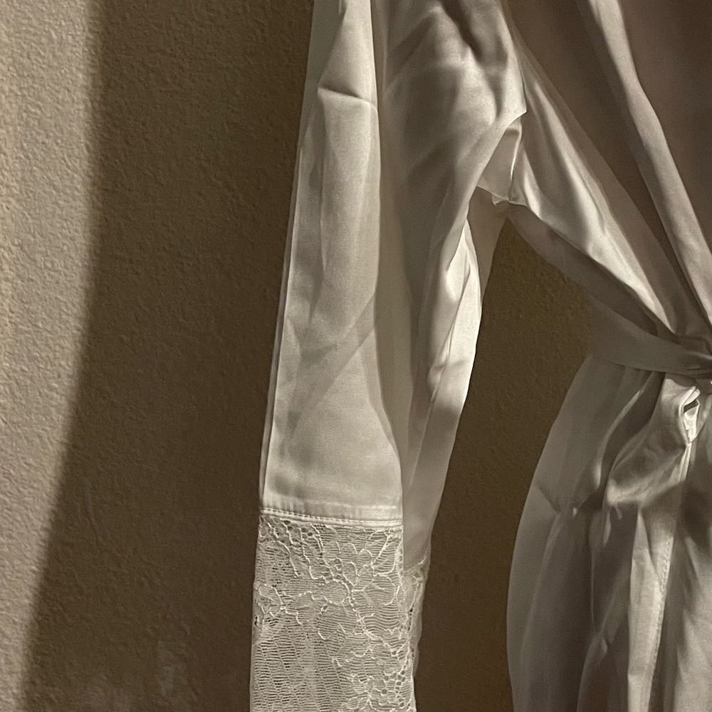 Ivory Bride Robe - Picture 4 of 8